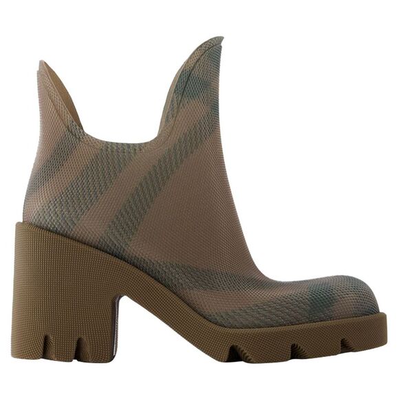 Burberry Women white | white Boots - Picture 1 of 7